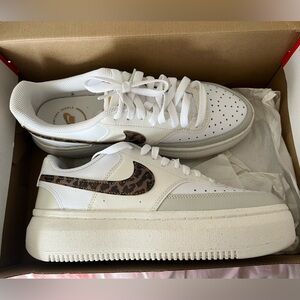 Woman’s Court Vision Alta 'Leopard size 9